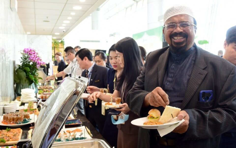 khanh-hoa-khuyen-khich-dau-tu-de-don-khach-tu-thi-truong-du-lich-halal-350-ti-usd