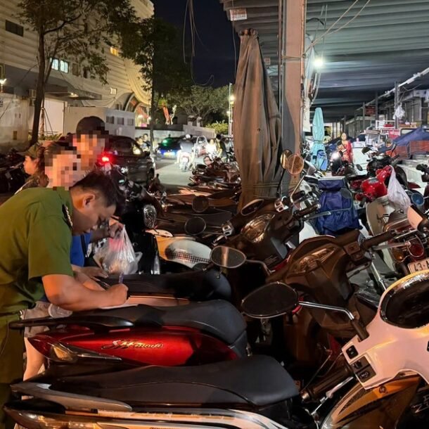 14-nguoi-chiem-via-he,-lap-bai-giu-xe-tu-phat-xung-quanh-aeon-mall-o-da-nang