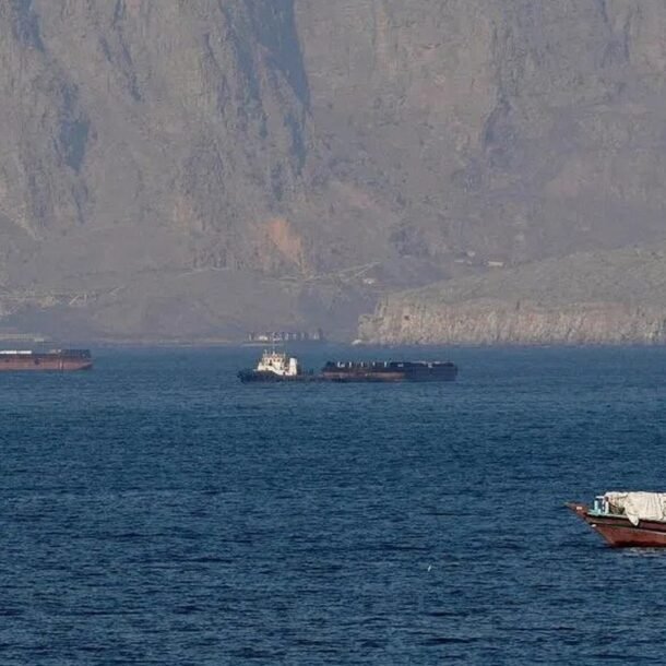 tranh-thu-‘khe-ho’-cua-my,-iran-kip-dua-di-57-trieu-thung-dau