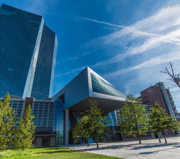ecb-chon-cac-cong-ty-bao-gom-deutsche-bank,-revolut-de-thi-diem-dong-euro-ky-thuat-so