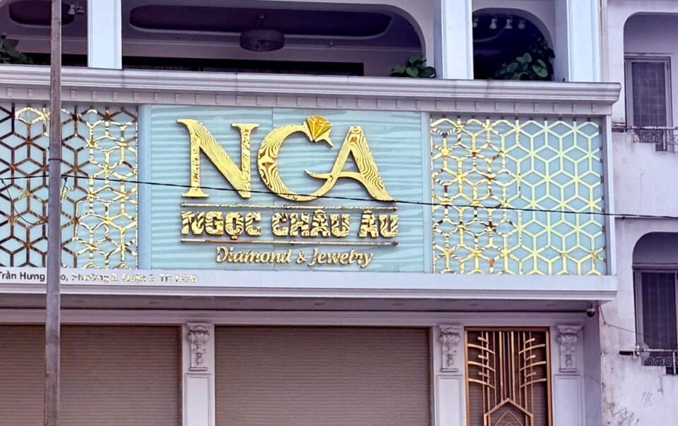 truoc-khi-bi-khoi-to,-ngoc-chau-au-da-thong-bao-tam-ngung-hoat-dong-2-tuan