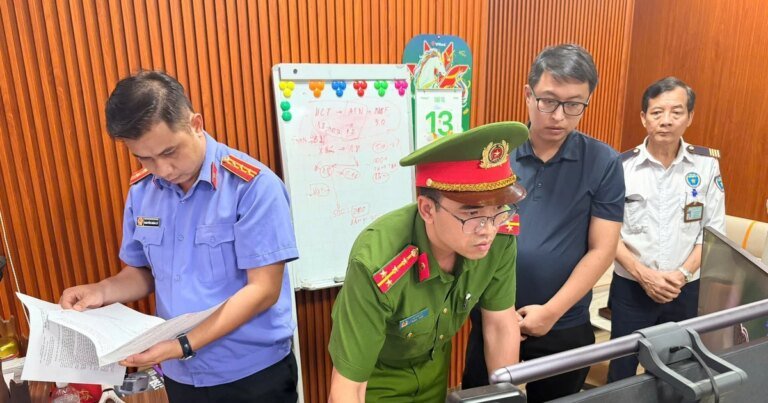 khoi-to-5-giam-doc,-nhan-vien-lien-quan-den-dung-microsoft-office-lau