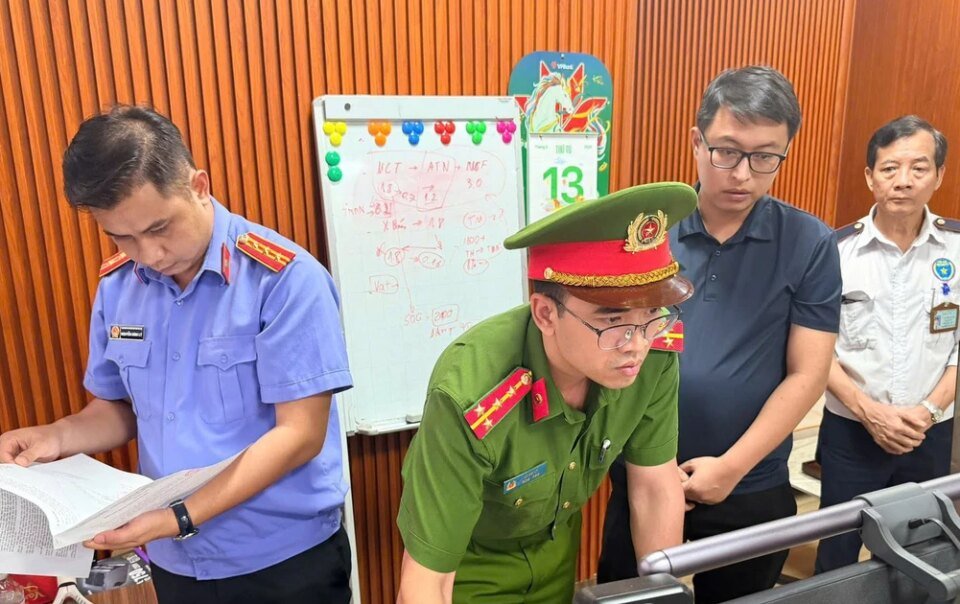 khoi-to-5-giam-doc,-nhan-vien-lien-quan-den-dung-microsoft-office-lau