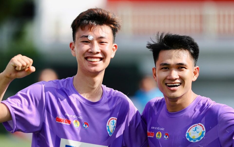 cong-doan-xay-lap-dau-khi-mien-nam-tp.hcm-se-gay-bat-ngo-o-vck-bong-da-cong-nhan?