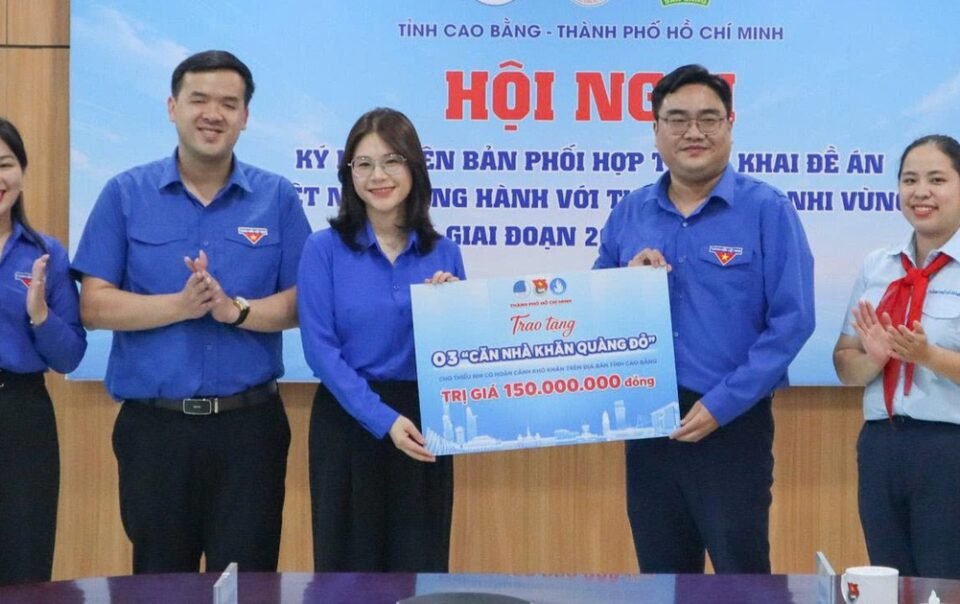 thanh-doan-tp.hcm-ho-tro-5-xa-bien-gioi-cao-bang