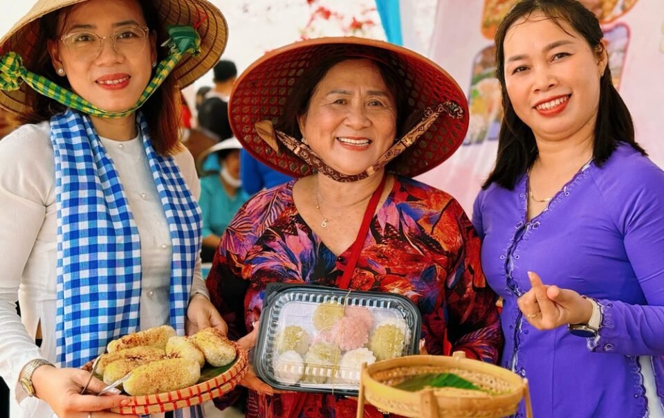 da-mat-ngam-‘ca-map-khong-lo’-o-hoi-thi-tha-dieu-vung-bien-gioi
