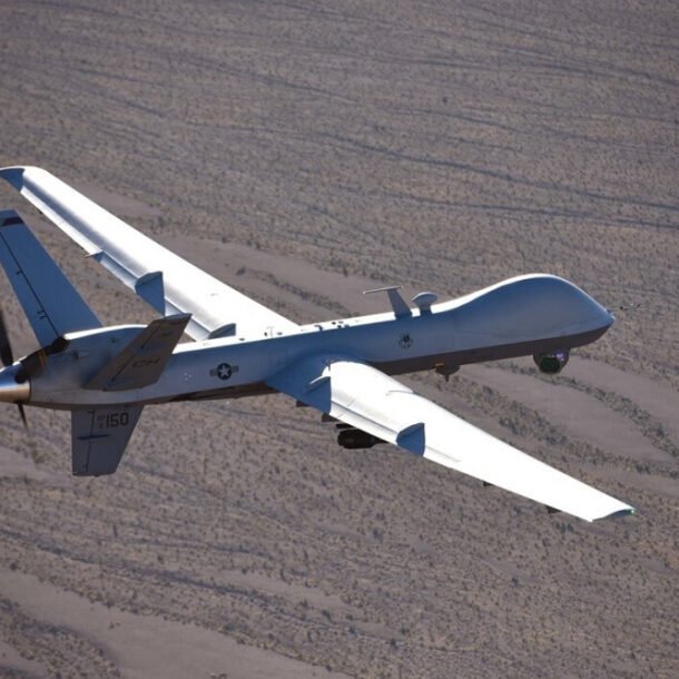 iran-dang-tai-video-uav-mq-9-cua-my-bi-ban-no-tung-tren-khong
