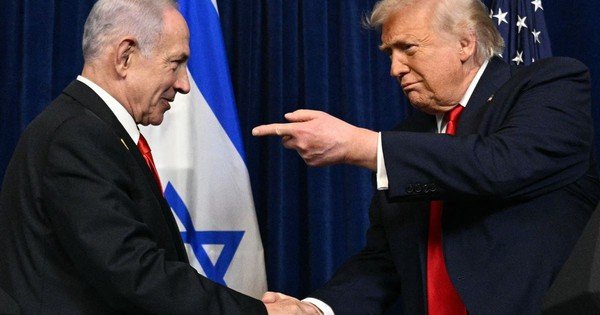 tong-thong-trump-cam-doan-thu-tuong-netanyahu-se-không-bi-bat-neu-den-my