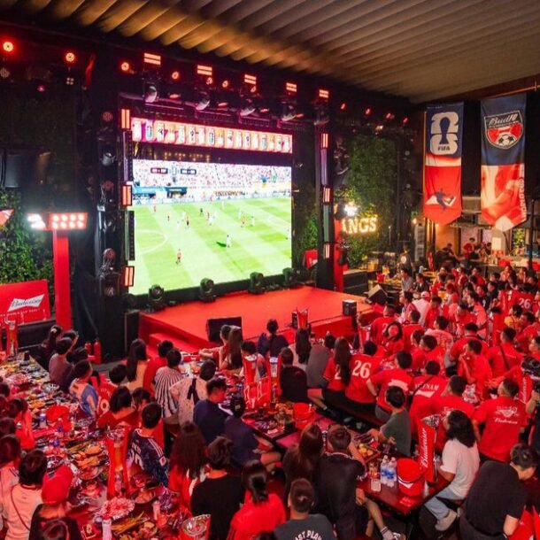 budweiser-cung-nguoi-ham-mo-an-mung-tay-ban-nha-vo-dich-world-cup-2026