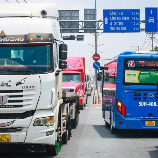 mo-hanh-lang-rieng-cho-xe-container,-tai-cau-truc-giao-thong-khu-dong-tp.hcm