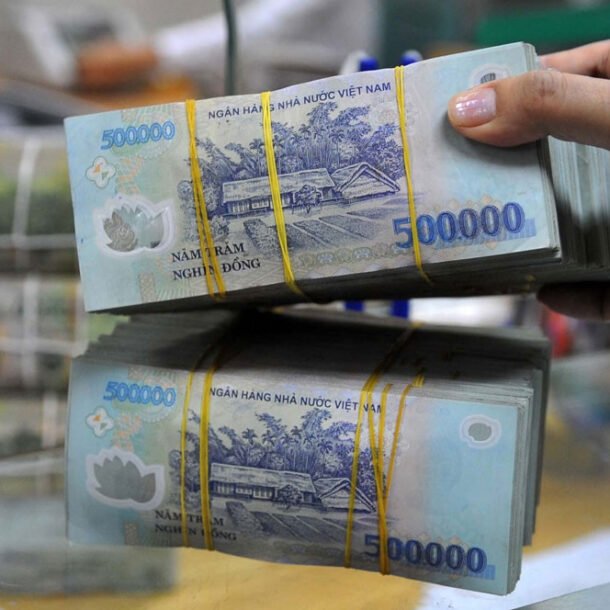 co-phieu-pnj-lai-giam-san,-fpt-xuong-day-2-nam:-vn-index-mat-gan-30-diem