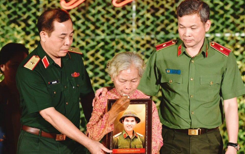 phut-nghen-ngao-khi-liet-si-huynh-van-quen-da-co-anh-tho-sau-hang-chuc-nam-mong-moi