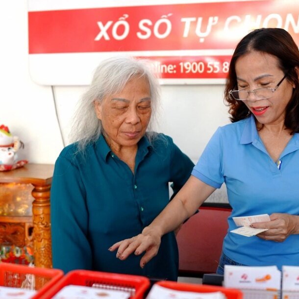 tuoi-60-van-ban-vietlott-moi-ngay-vi-thich-duoc-gap-khach-hang