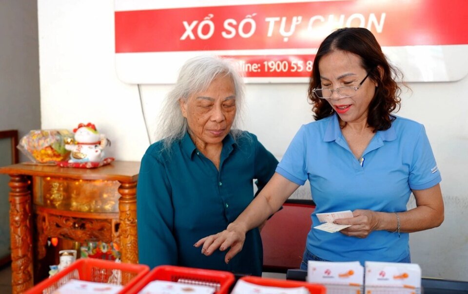 tuoi-60-van-ban-vietlott-moi-ngay-vi-thich-duoc-gap-khach-hang