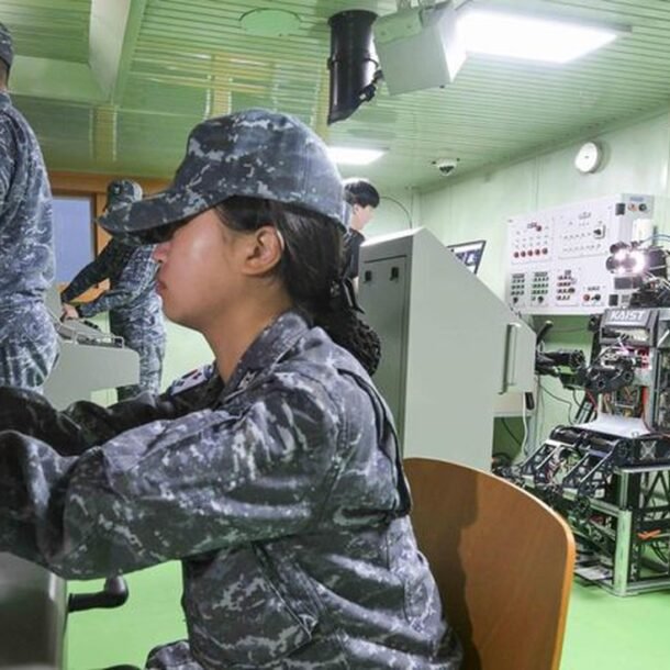 han-quoc-thu-nghiem-robot-lai-tau-chien-de-bu-thieu-quan