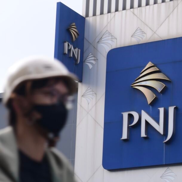 pnj-chi-thu-doi-vang,-kim-cuong-tu-15h-den-17h-hang-ngay