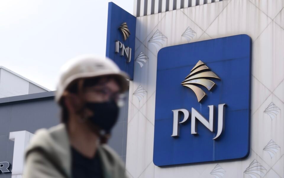 pnj-chi-thu-doi-vang,-kim-cuong-tu-15h-den-17h-hang-ngay