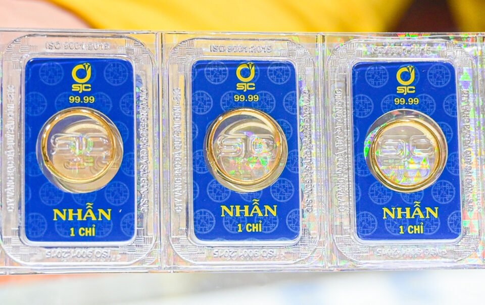 gia-vang-hom-nay-17/7/2026-lao-doc,-mat-moc-3.970-usd/ounce