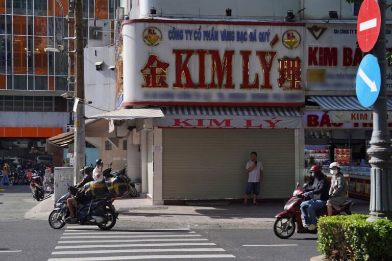 chu-tiem-vang,-kim-cuong-kim-ly-tuyen-bo-lam-an-chan-chinh,-uy-tin-truoc-khi-bi-khoi-to