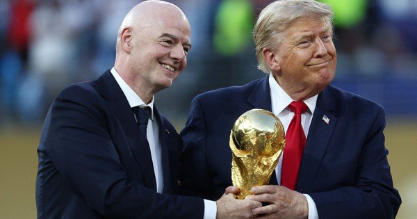 dang-d&acirc;n-chu-my-dieu-tra-quan-he-giua-chu-tich-fifa-v&agrave;-&ocirc;ng-trump