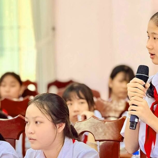 lanh-dao-xa-tao-dien-dan-de-lang-nghe-y-kien-thieu-nhi