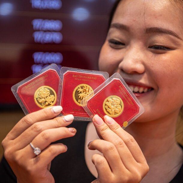 gia-vang-hom-nay-30/7/2026-bat-ngo-dao-chieu,-sjc-tang-vot-1-trieu/luong