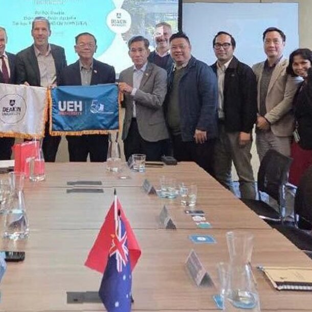 ueh.isb-tiep-can-nhung-xu-huong-giao-duc-moi-tu-mang-luoi-doi-tac-toan-cau