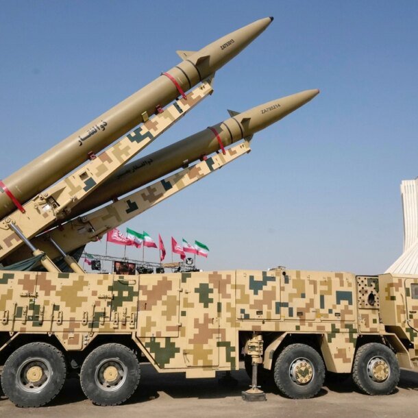 iran-tan-cong-can-cu-quan-su-my-o-kuwait,-bahrain