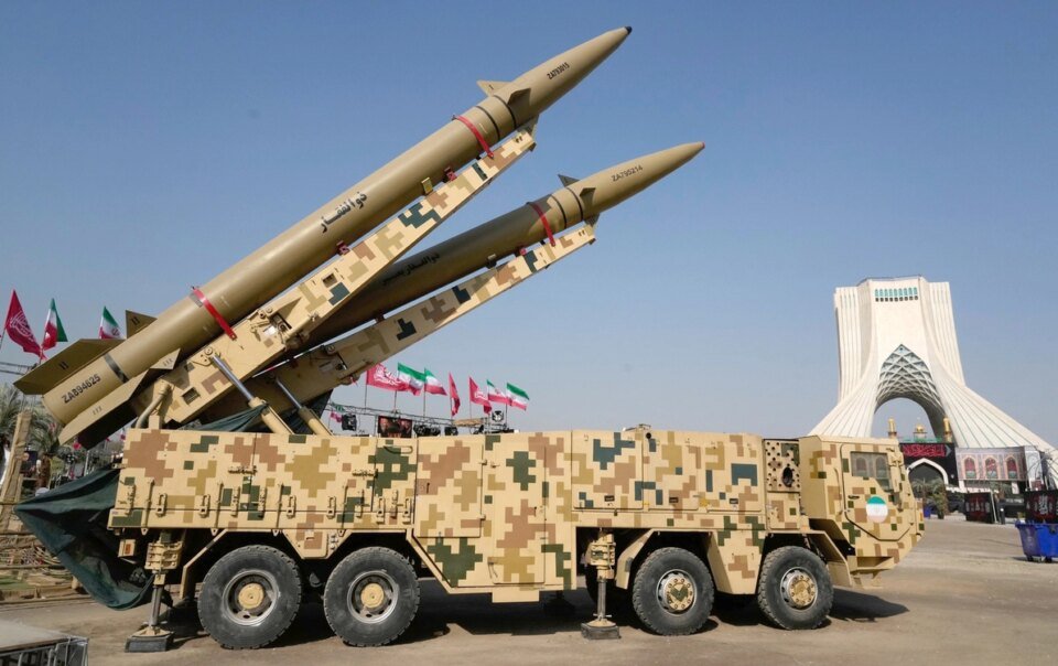 iran-tan-cong-can-cu-quan-su-my-o-kuwait,-bahrain