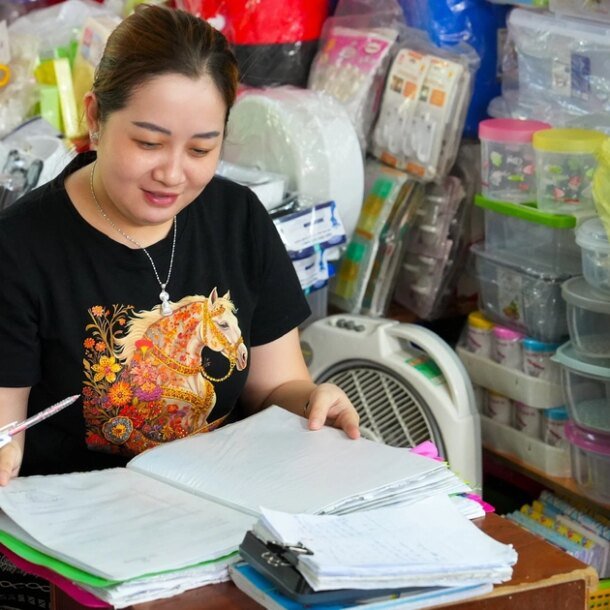 da-co-hoa-don-dien-tu,-vi-sao-ho-kinh-doanh-van-phai-ghi-so-ke-toan?