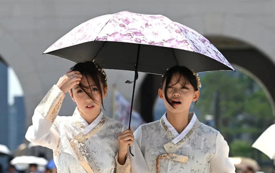 han-quoc:-16-nguoi-chet-do-nang-nong,-seoul-ban-bo-canh-bao-chua-tung-co