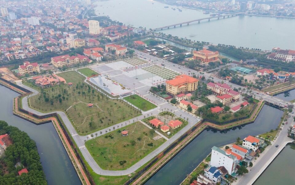 quang-tri-yeu-cau-can-bo-lam-viec-tap-trung-tai-trung-tam-chinh-tri-–-hanh-chinh-tinh