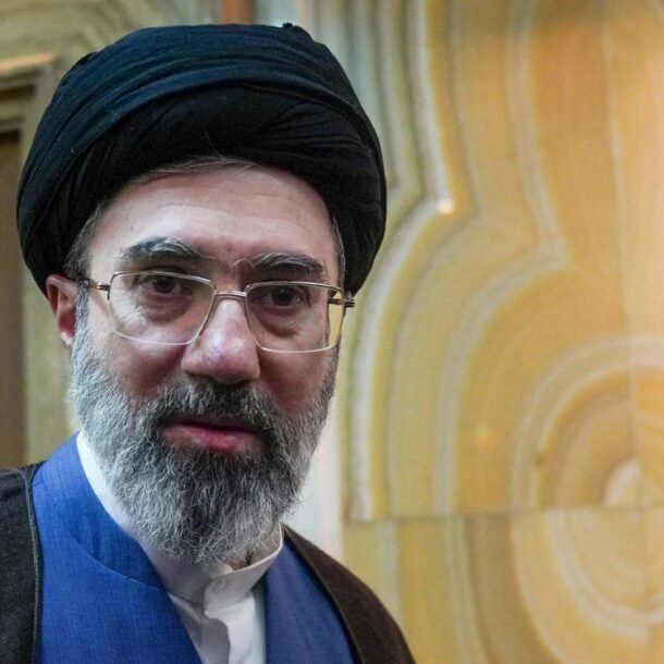 tong-thong-iran-thua-nhan-‘dang-rat-kho’-lien-lac-voi-lanh-tu-toi-cao-mojtaba-khamenei