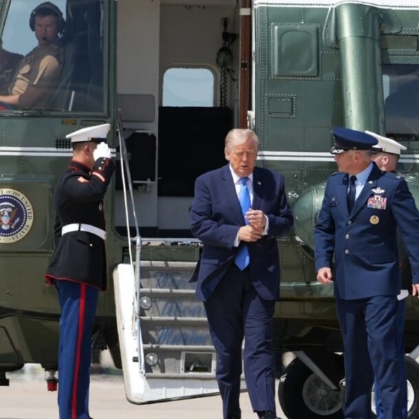 my-dieu-tra-nghi-van-truc-thang-quan-su-cho-ong-trump-bay-qua-gan-may-bay-thuong-mai