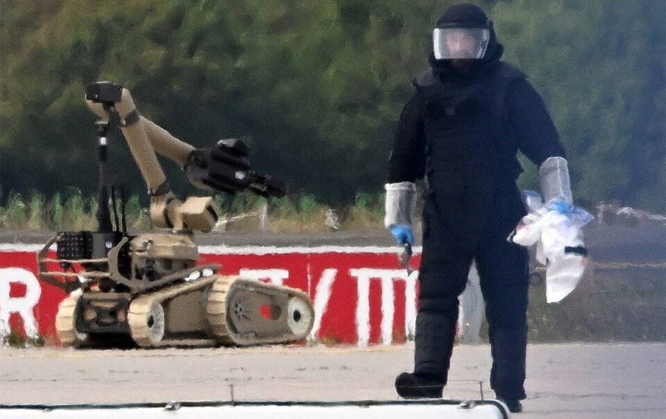 duc-‘bao-dong-do’-sau-vu-phat-hien-uav-mang-chat-no-o-san-bay