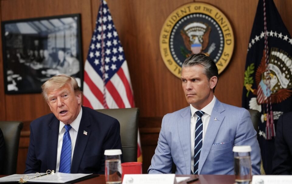 washington-post:-ong-trump-nghi-minh-bi-ong-hegseth-lua-ve-chuyen-dan-duoc