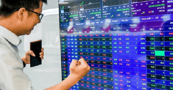chung-khoan-vietcap-du-phong-vn-index-co-the-cham-moc-1.885-diem-ngay-trong-thang-8