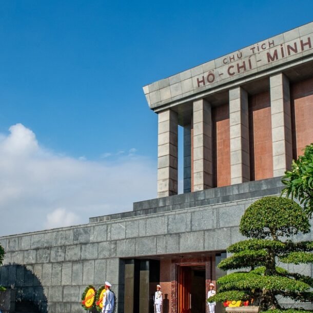 tam-dung-to-chuc-vao-lang-vieng-chu-tich-ho-chi-minh-tu-ngay-4-9-de-tu-bo-dinh-ky