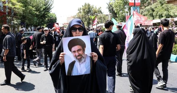 l&atilde;nh-tu-toi-cao-iran-c&oacute;-dong-th&aacute;i-moi,-gi&aacute;-dau-tang-khi-tehran-ra-dieu-kien