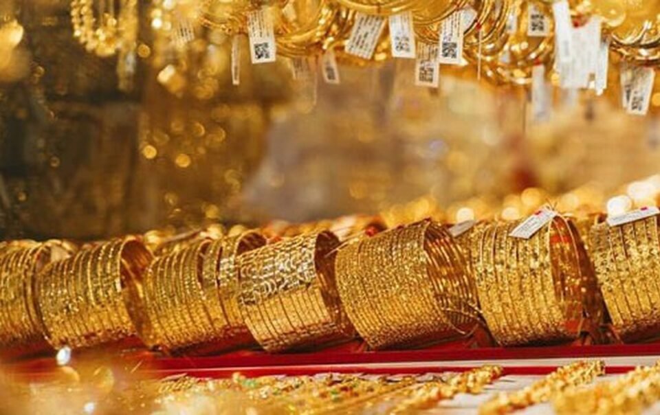 doc-nhanh-11-8:-dau-brent-vot-len-gan-88-usd/thung,-vang-va-bac-dong-loat-but-pha