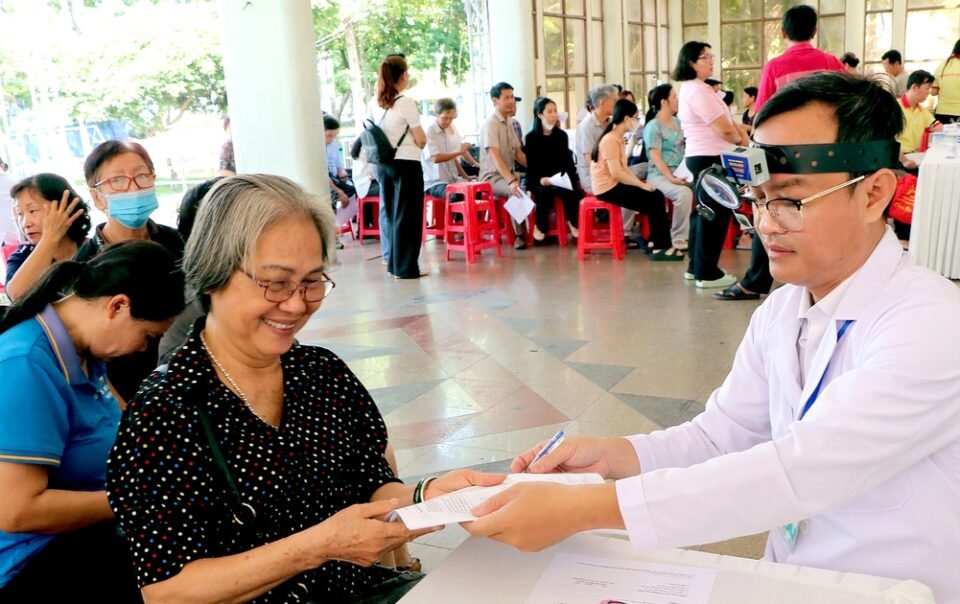 tp.hcm-phan-dau-96%-nguoi-dan-co-bao-hiem-y-te-trong-nam-2026