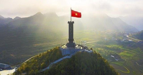 mot-co-phieu-chung-khoan-pha-dinh-lich-su,-von-hoa-ky-luc-35.000-ty-dong