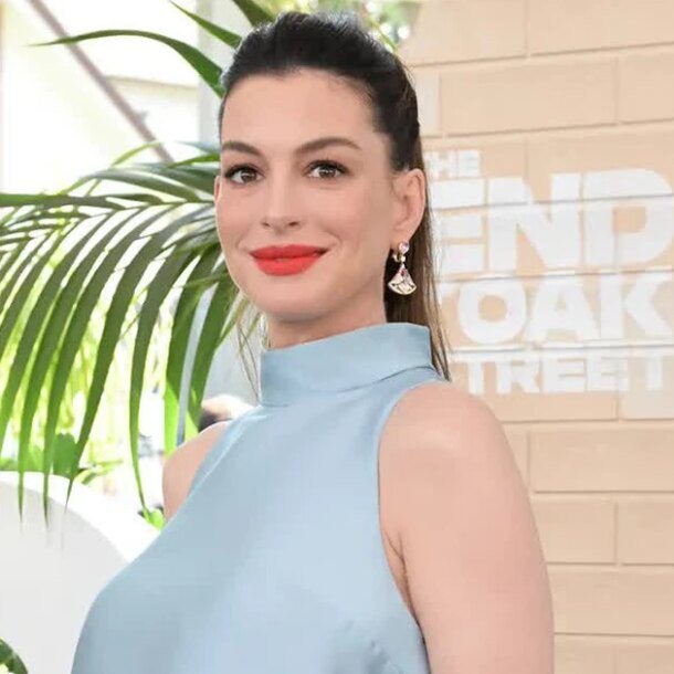mot-nam-ban-ron-cua-me-bau-anne-hathaway