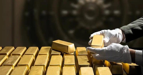 loat-nhtw,-cac-quy-etf,-“trum”-stablecoin-dong-loat-mua-vang-ngay-truoc-song-tang
