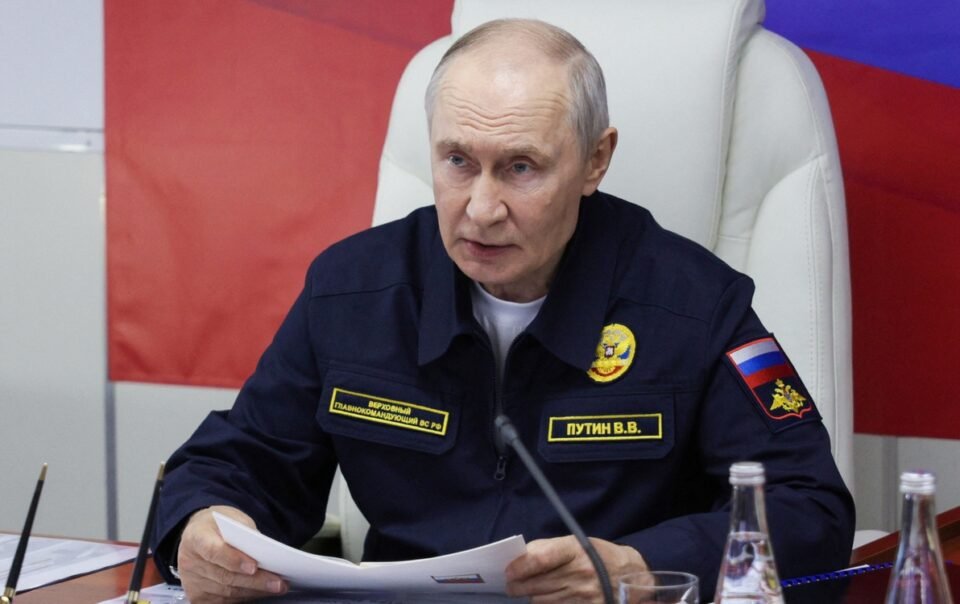 ong-putin-cao-buoc-chau-au-‘cuop-bien’,-doa-tich-thu-tau-de-tra-dua