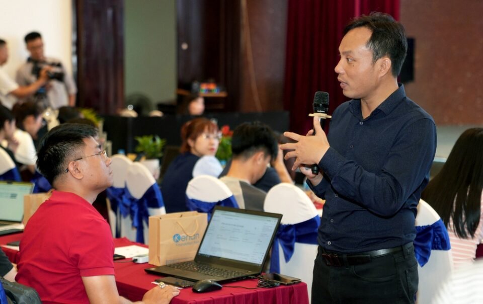 18.700-doanh-nghiep-viet-duoc-ho-tro-hoc-va-ung-dung-ai-vao-thuc-te