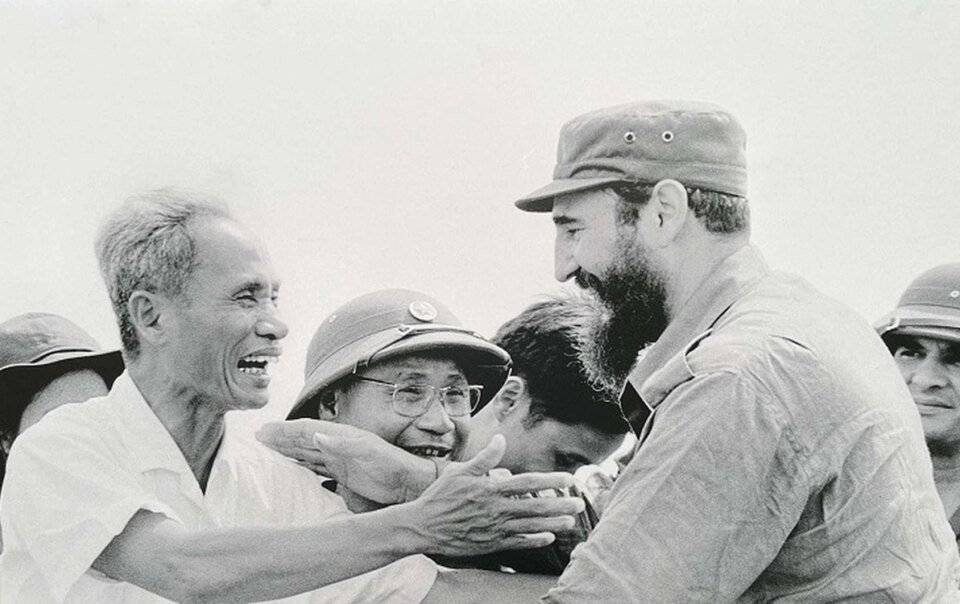 100-nam-ngay-sinh-fidel-castro:-cuba-mai-trong-trai-tim-cac-the-he-nguoi-viet