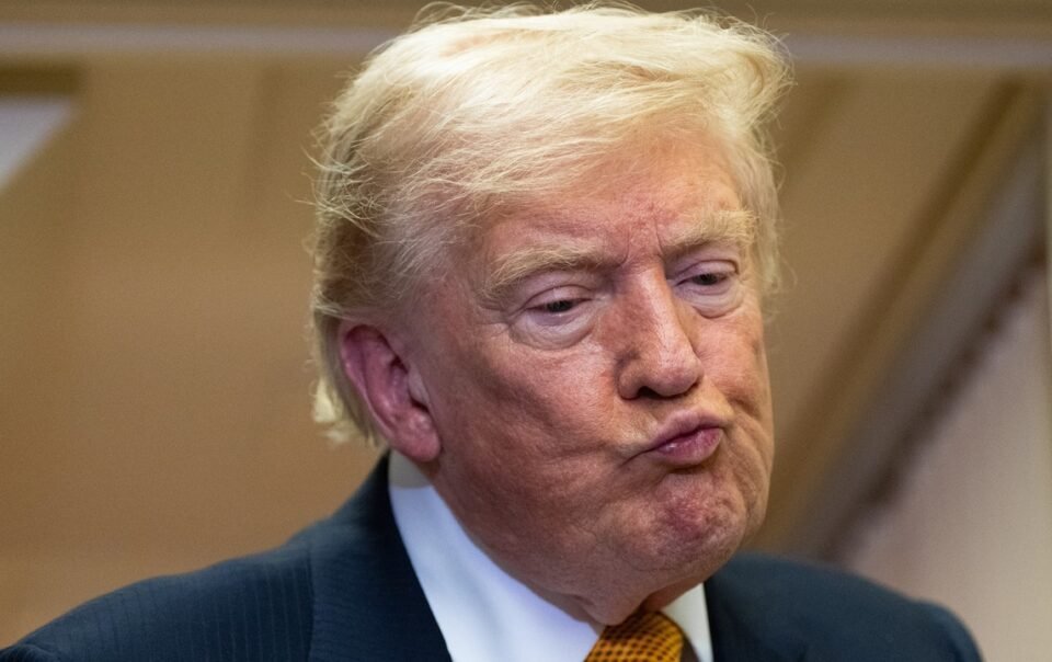 ong-trump-bi-kien-vi-ban-quyen-truy-cap-som-cac-bai-dang-truth-social