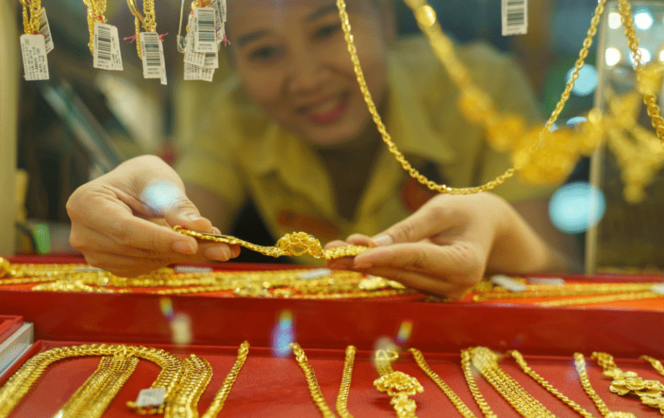 gia-vang-tang-manh,-cac-ong-lon-co-dong-thai-bat-ngo-sau-cu-roi-6-thang