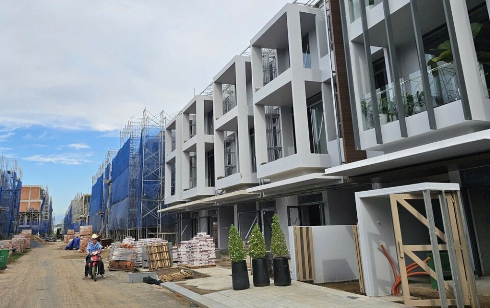 5-thang-tp.hcm-chi-cap-duoc-15-so-hong,-kien-nghi-cap-so-online